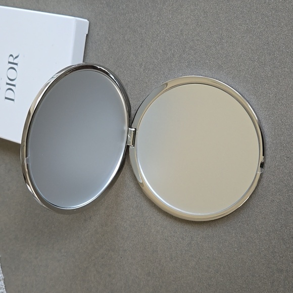 BRAND New in box never used DIOR Mirror with Dior logo oblique silver - Picture 3 of 5